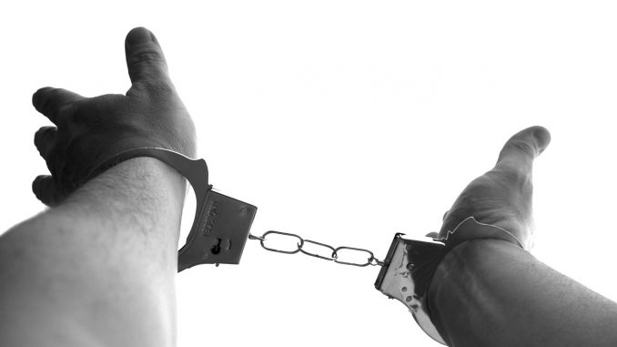handcuffs-921290_1280